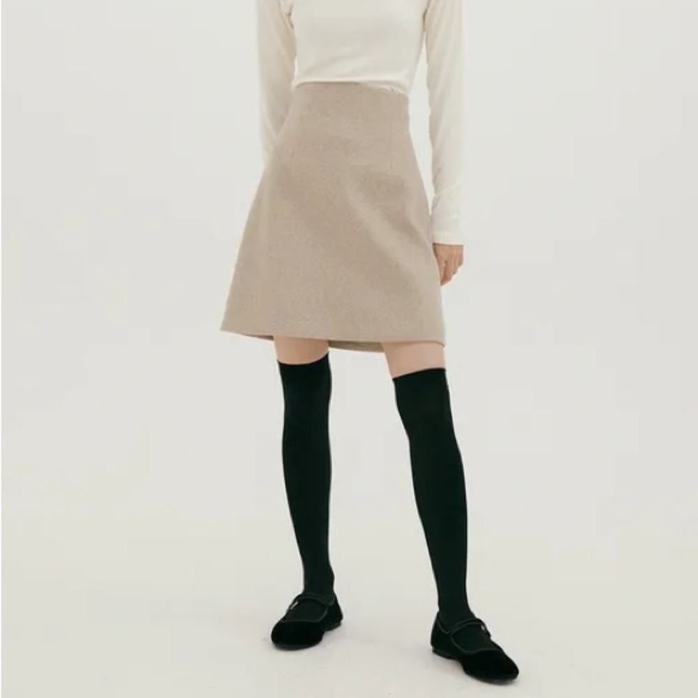 Noi Preppy Mini Skirt in Oatmeal- M